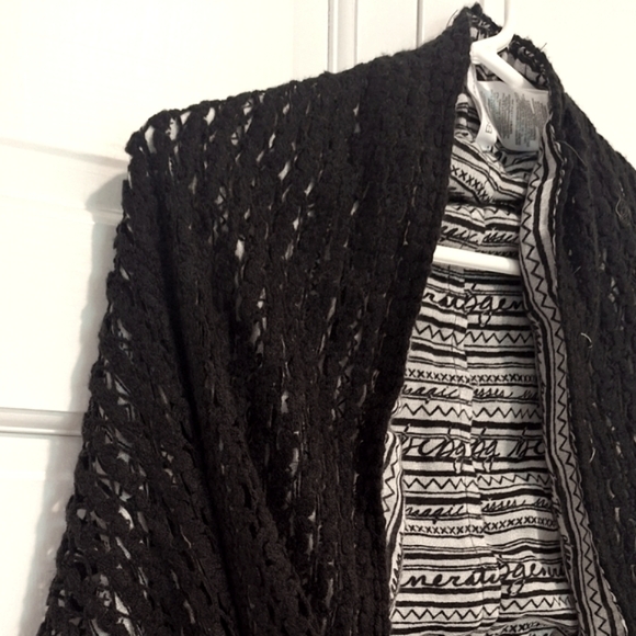 BCBGeneration black knit infinity scarf - Picture 2 of 6